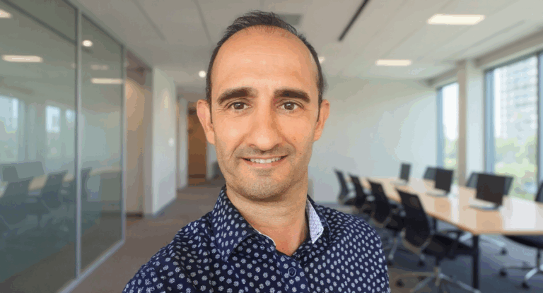Portrait de David Taillefer, coach en développement commercial, expert de la prospection et de la relation client.